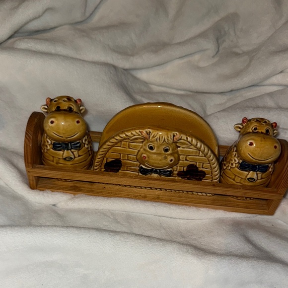 Other - Adorable Vintage Cow Salt & Pepper Shaker Set with Napkin Holder